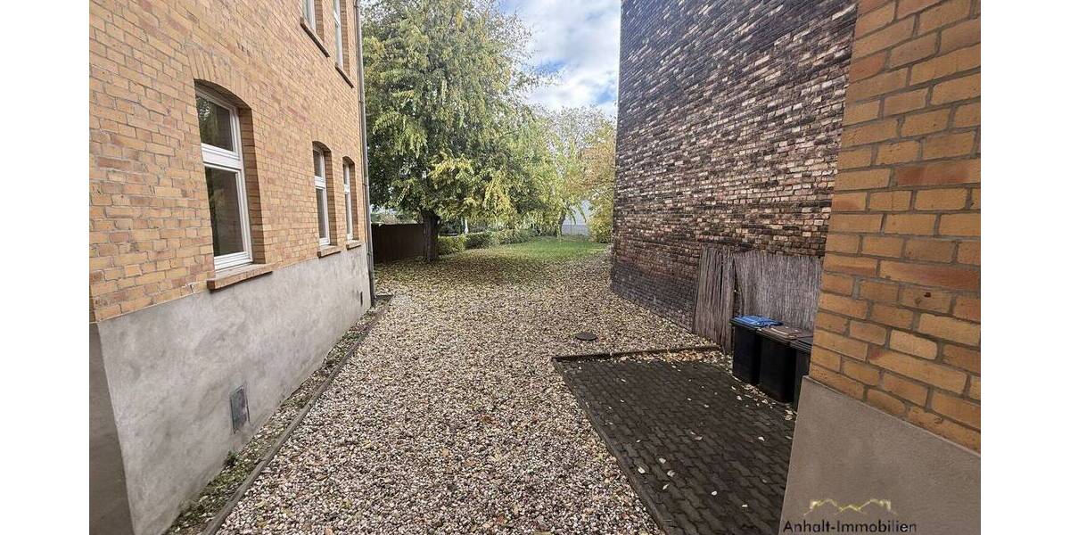 Etagenwohnung Bitterfeld Anhaltsiedlung - 4 Zimmer, 120 m&sup2;, 755&euro; | Angebot:26502887
