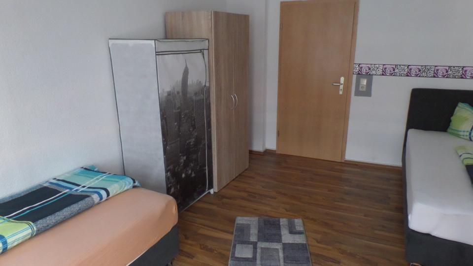 Etagenwohnung Halle (Saale) Büschdorf - 4 Zimmer, 100 m&sup2;, 700&euro; | Angebot:26587421