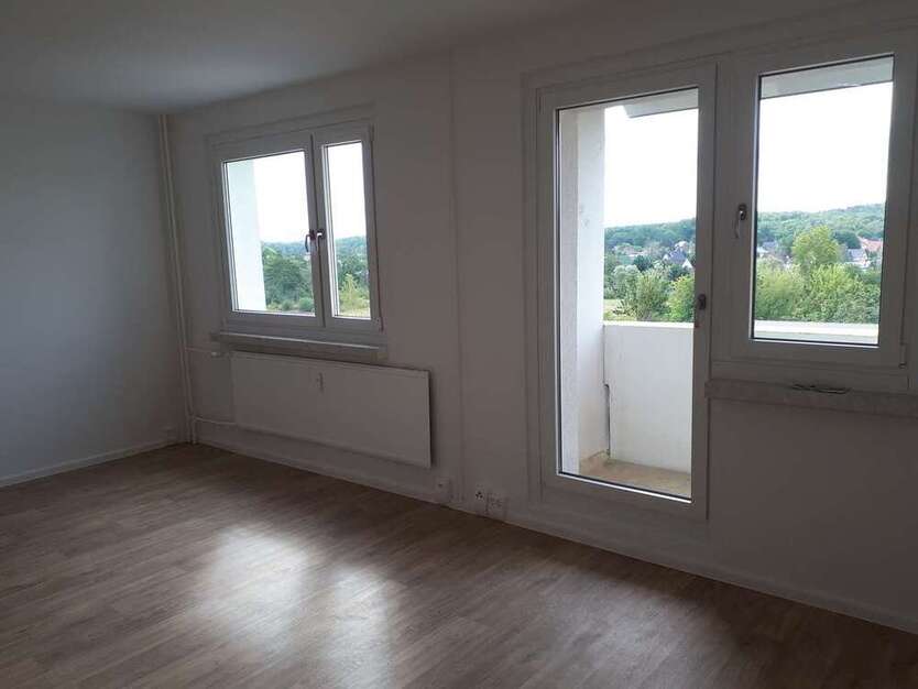 Wohnung zum Mieten in Halle 400 € 57.17 m²