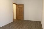 Frisch renoviert und bezugsfertig - 2 Zimmer, Küche, Bad!