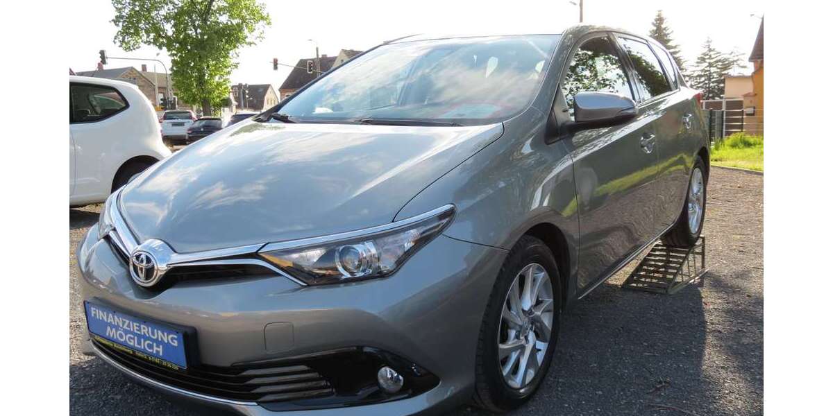 Toyota Auris 51.000 km 13.440 &euro; Halle 06116