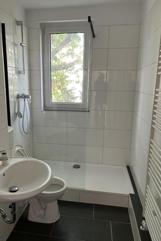 Mit Balkon und Dusche! zimmer