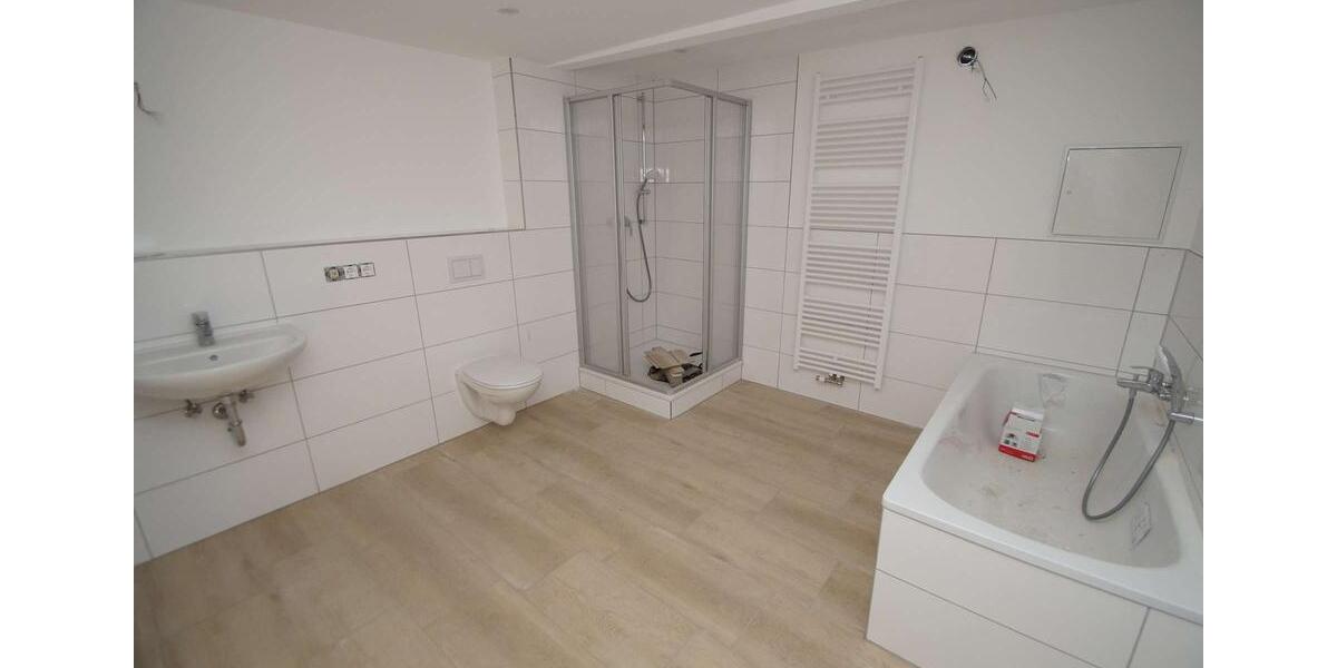 Erdgeschoßwohnung Schkopau - 3 Zimmer, 122 m&sup2;, 1.218&euro; | Angebot:24698919