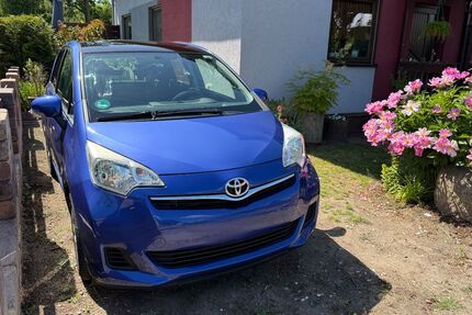 Toyota Verso-S 95.555 km 6.000 &euro; Halle 06128