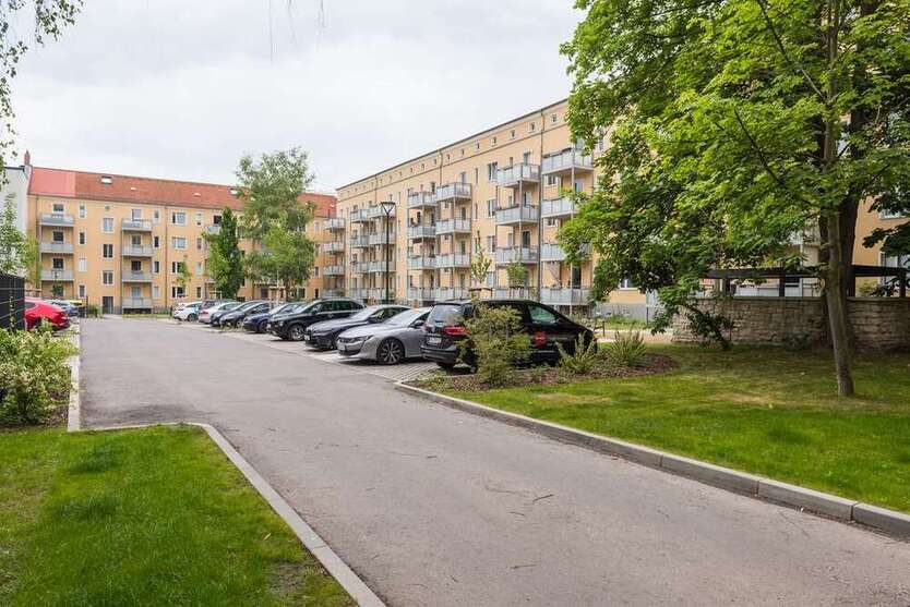 Wohnung zum Mieten in Halle 515 € 51.5 m²