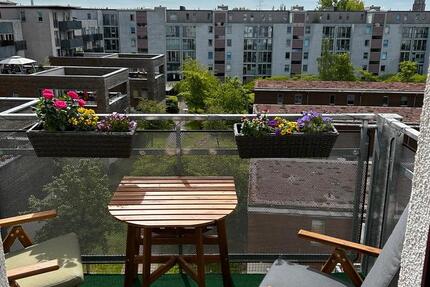 Helle DG-3-Raumwohnung mit EBKBalkon südl Innenstadt 3 zimmer