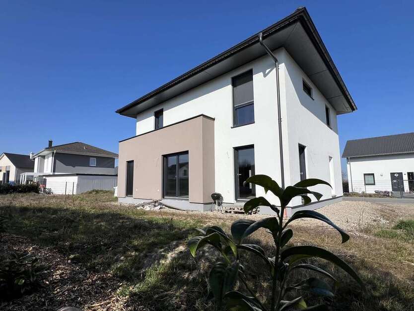 Haus zum Kaufen in Wiedemar OT Zwochau 560.000 € 155 m²