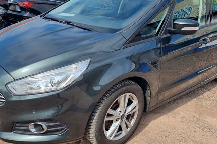 Ford S-Max 166.300 km 9.999 &euro; Halle / Saale 06112