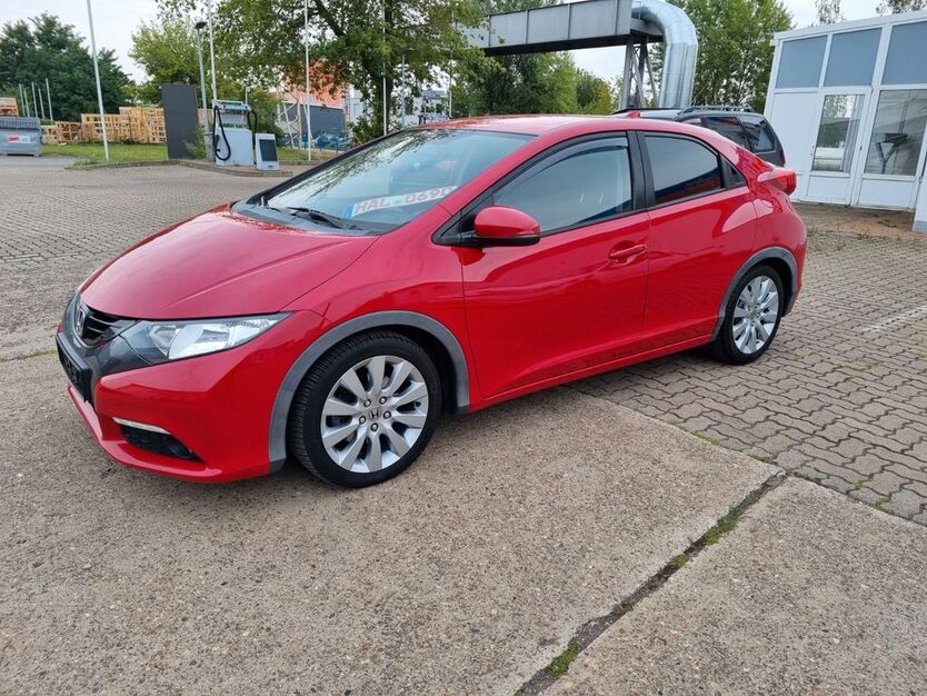 Honda Civic 148.000 km 8.800 € Halle/S. 06132