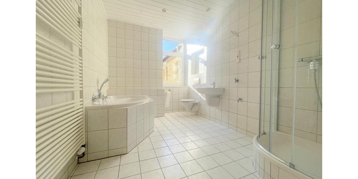 4 Raum Wohnung*Tageslichtbad mit Dusche & Eckbadewanne* Gartennutzung*Stellplatz mgl.* 4 zimmer