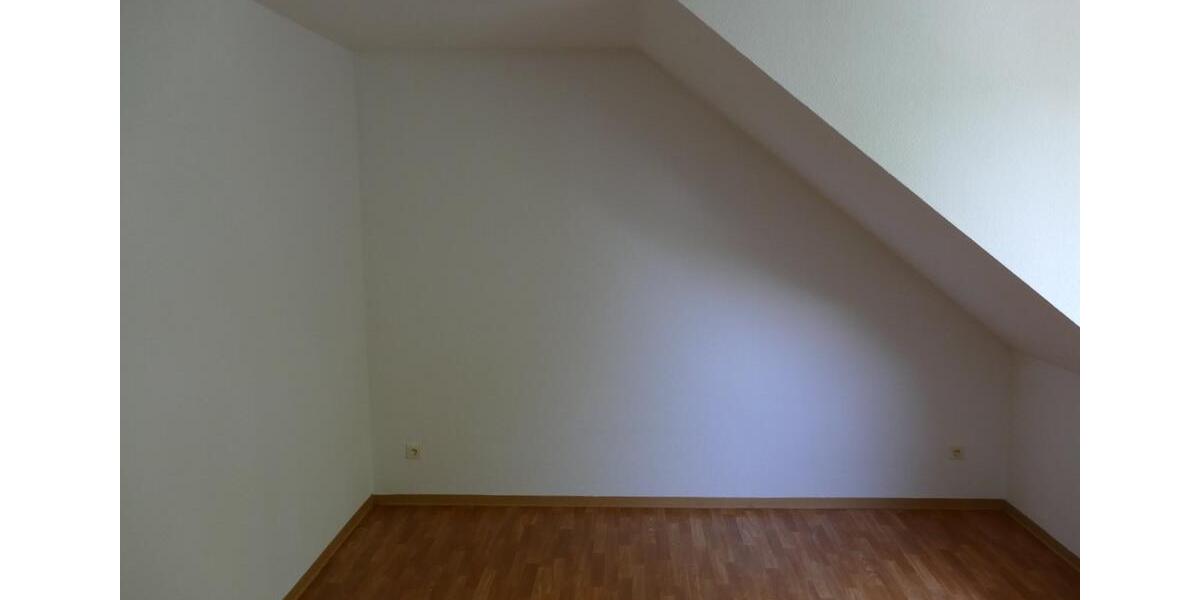 Dachgeschoßwohnung Leuna - 2 Zimmer, 44 m&sup2;, 392&euro; | Angebot:25789818