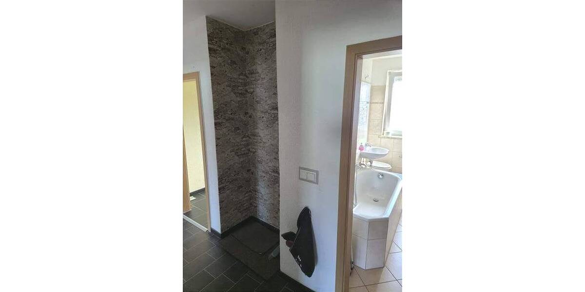 Etagenwohnung Braunsbedra Lunstädt - 2 Zimmer, 59 m&sup2;, 35.000&euro; | Angebot:26740290