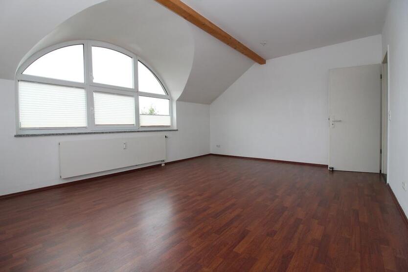 2 Zimmer Wohnung mit großer Dachterrasse zimmer