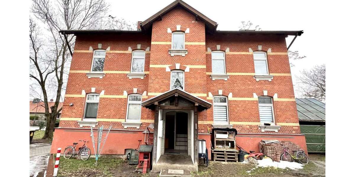 Einfamilienhaus Bad Lauchstädt - 13 Zimmer, 240 m&sup2;, 189.000&euro; | Angebot:25860773