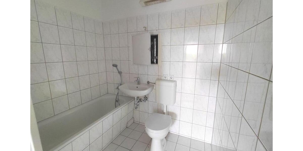 Etagenwohnung Südliches Anhalt - 3 Zimmer, 61 m&sup2;, 304&euro; | Angebot:25484104