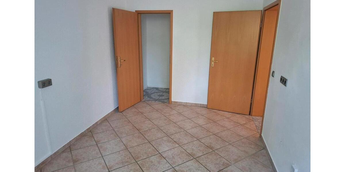 Erdgeschoßwohnung Bitterfeld-Wolfen Wolfen - 2 Zimmer, 69 m&sup2;, 66.000&euro; | Angebot:27069414
