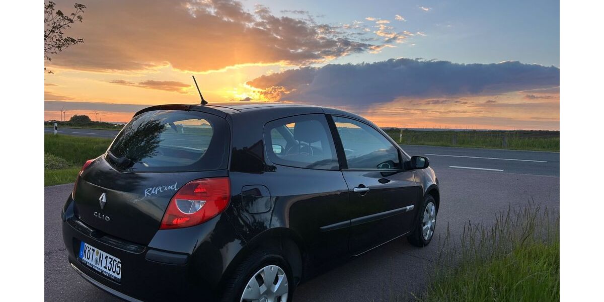 Renault Clio 178.555 km 1.500 &euro; Teutschenthal 06179