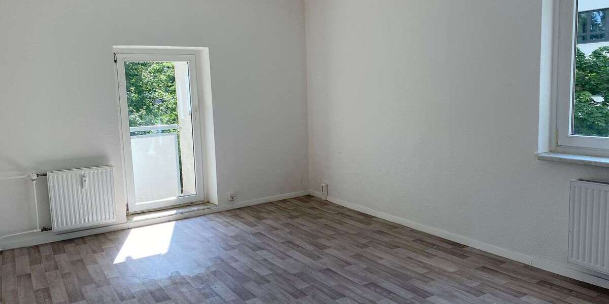 Etagenwohnung Halle (Saale) Neustadt - 4 Zimmer, 80 m&sup2;, 519&euro; | Angebot:26941968