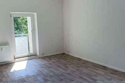 Wohnung Halle (Saale) Neustadt - 4 Zimmer, 80 m&sup2;, 519&euro; | Angebot:26941968
