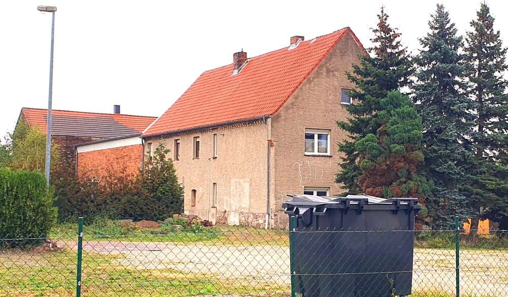 Einfamilienhaus Glebitzsch Glebitzsch - 4 Zimmer, 183 m&sup2;, 145.000&euro; | Angebot:22559660