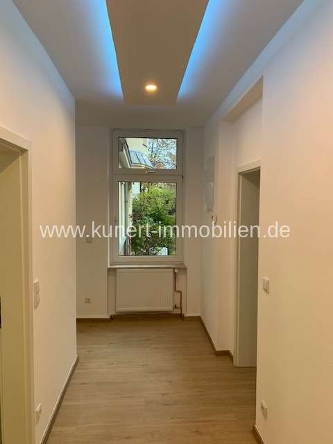 Wohnung zum Kaufen in Halle (Saale) Mitte 330.000 € 193 m²