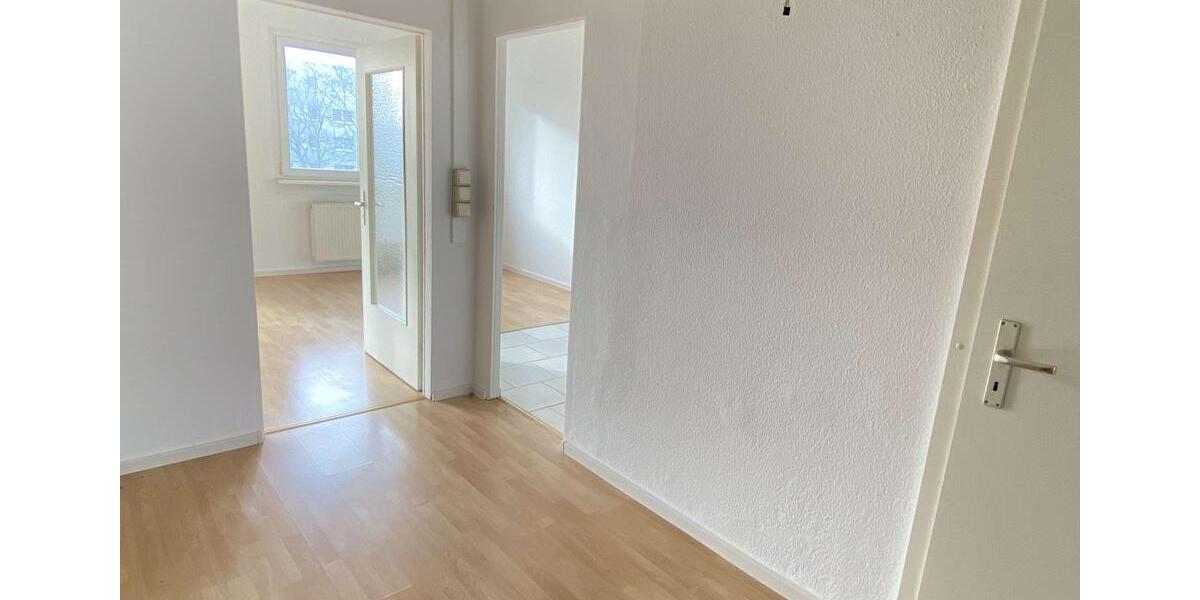 Etagenwohnung Halle (Saale) Halle-Neustadt - 3 Zimmer, 57 m&sup2;, 339&euro; | Angebot:25990019