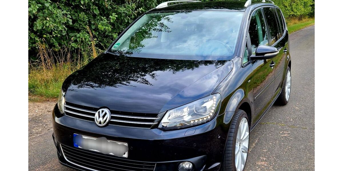 VW Touran 232.500 km 8.800 &euro; Petersberg 06193