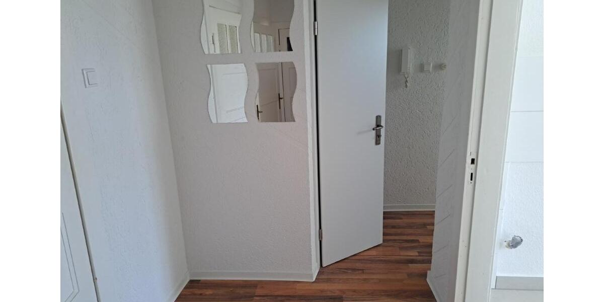 Etagenwohnung Halle (Saale) Damaschkestraße - 3 Zimmer, 74 m&sup2;, 550&euro; | Angebot:26122901