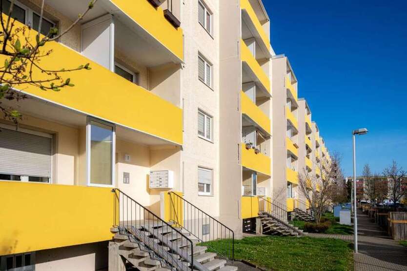 Wohnung zum Mieten in Halle (Saale) 411 € 77.53 m²
