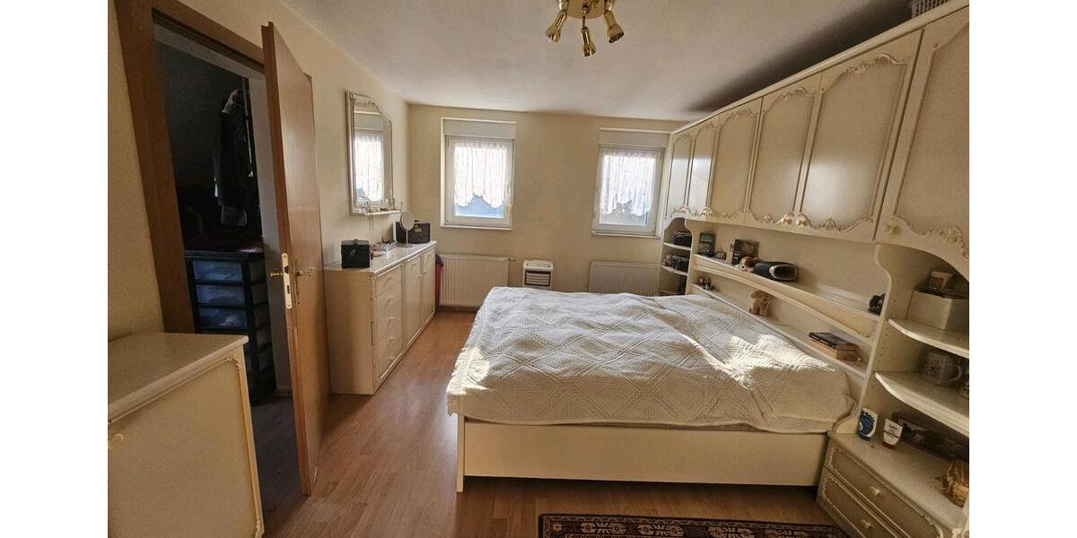 Mehrfamilienhaus, Wohnhaus Bad Lauchstädt - 7 Zimmer, 225 m&sup2;, 370.000&euro; | Angebot:25990111