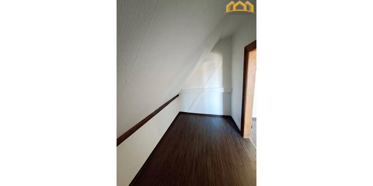 Dachgeschoßwohnung Eisleben (Lutherstadt) - 2 Zimmer, 69 m&sup2;, 483&euro; | Angebot:26177818