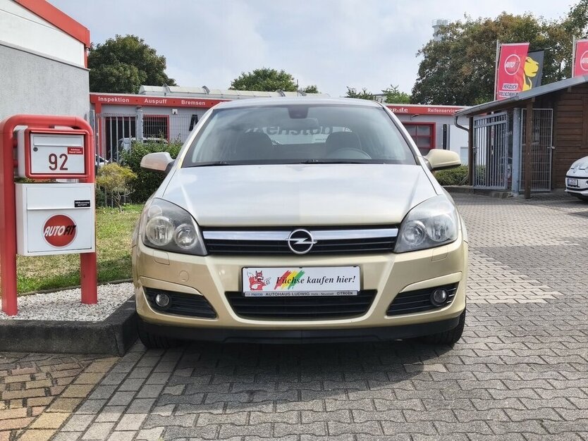 Opel Astra Edition 1.6 Automatik/Klima/8x bereift 299.855 km 1.290 € Leipzig 04347