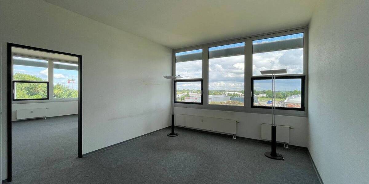 Gewerbeobjekt Schkeuditz Dölzig - 1 Zimmer, 500 m&sup2;, 4.500&euro; | Angebot:25997543