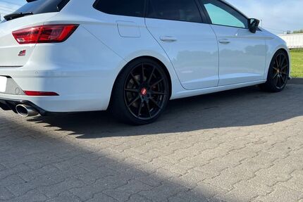 Seat Leon 91.700 km 21.000 € Salzatal 06198