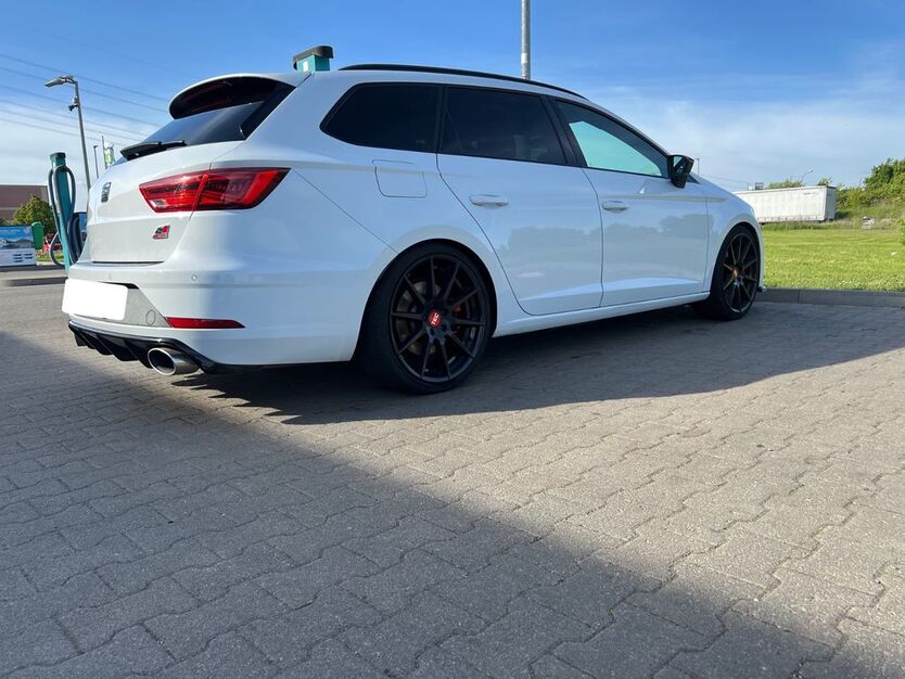 Seat Leon 91.700 km 21.000 € Salzatal 06198