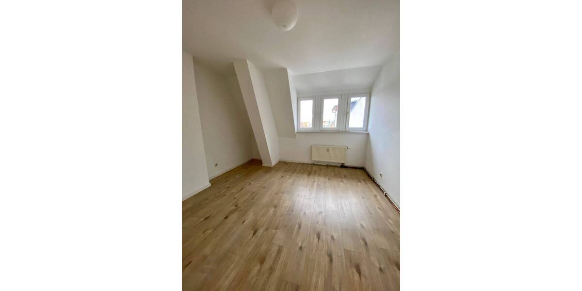 Etagenwohnung Halle (Saale) Lutherplatz - 3 Zimmer, 85 m&sup2;, 700&euro; | Angebot:26778603