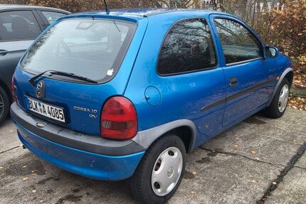 Opel Corsa 180.000 km 1.100 € Halle (Saale) 06132