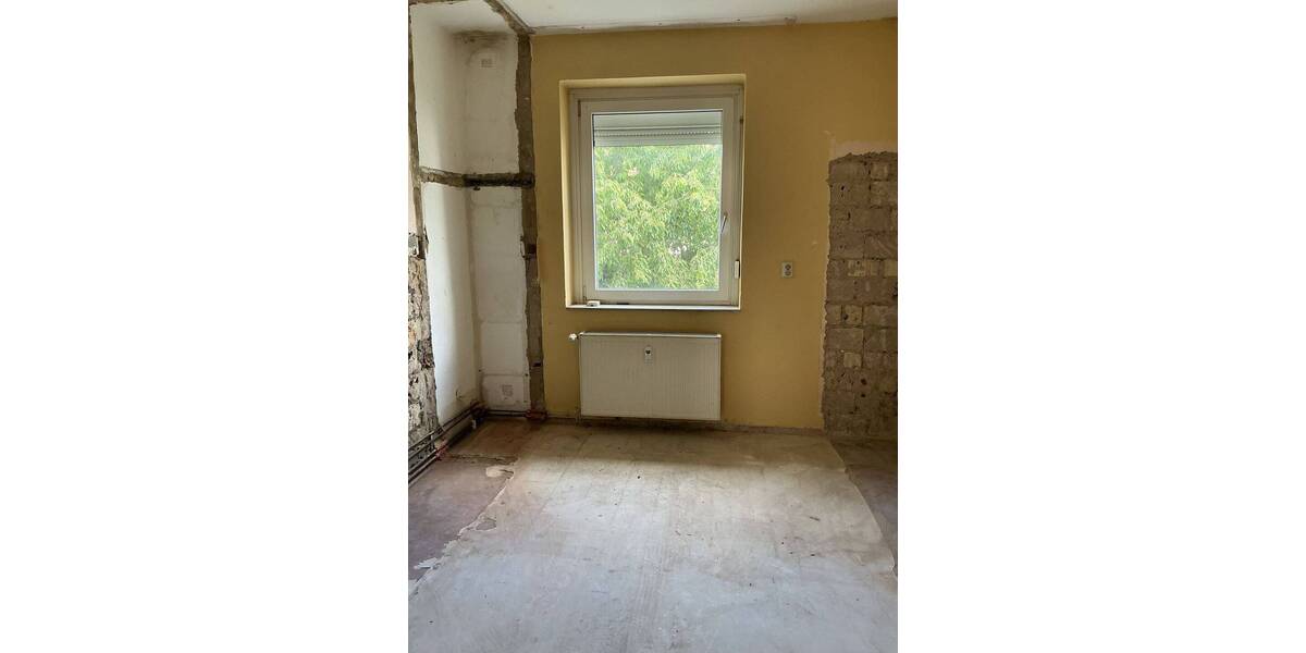 Etagenwohnung Bitterfeld-Wolfen Wolfen - 3 Zimmer, 65 m&sup2;, 35.000&euro; | Angebot:25802521