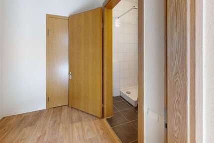 Wohnung Halle Trotha - 1 Zimmer, 24 m&sup2;, 215&euro; | Angebot:27014070