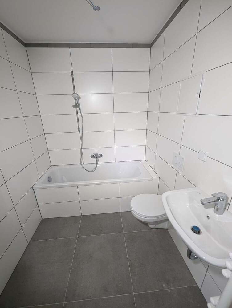 4-Zimmer-Wohnung mit Balkon und Lift