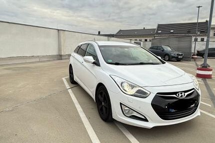 Hyundai i40 186.500 km 6.400 € Grünau- Ost 04209
