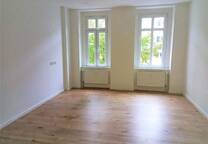 Schöne 2-Zi. Whg mit Balkon, EBK und großem Tageslichtbad