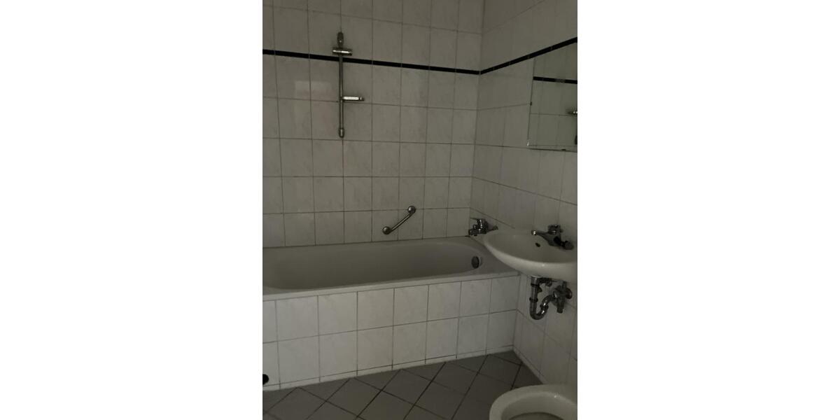 Dachgeschoßwohnung Halle (Saale) Nietleben - 6 Zimmer, 112 m&sup2;, 657&euro; | Angebot:24378268