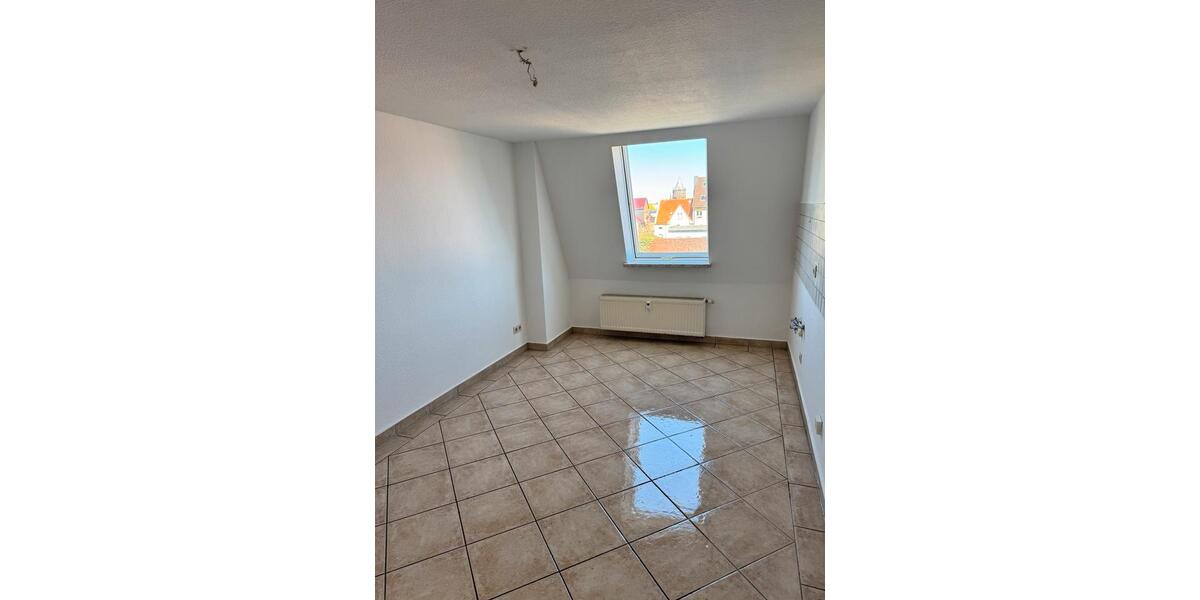 Dachgeschoßwohnung Merseburg - 2 Zimmer, 53 m&sup2;, 520&euro; | Angebot:26061736