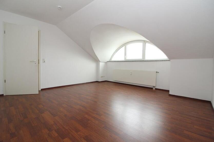 2 Zimmer Wohnung mit großer Dachterrasse zimmer