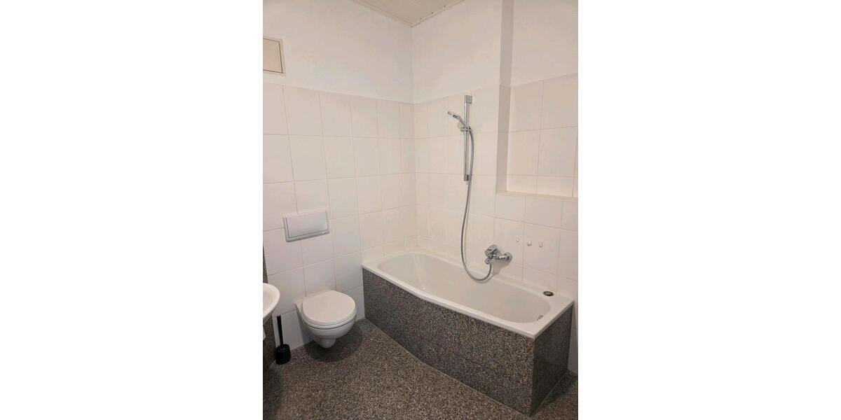 Dachgeschoßwohnung Halle (Saale) - 2 Zimmer, 79 m&sup2;, 109.000&euro; | Angebot:26114166