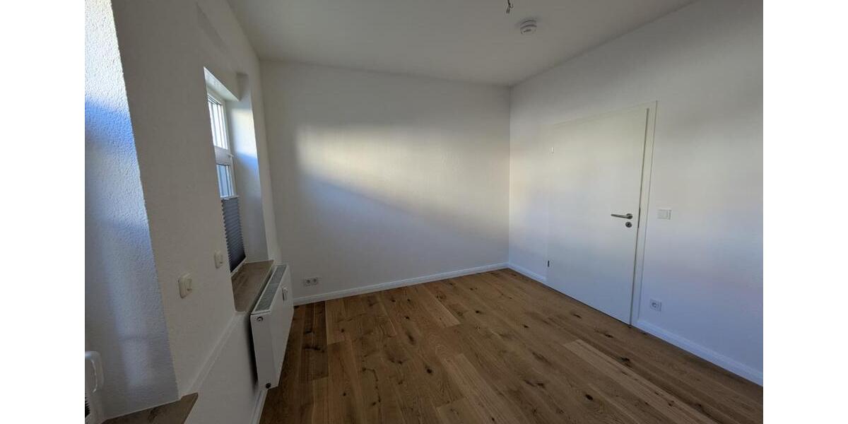 Etagenwohnung Halle (Saale) Dölau - 3 Zimmer, 94 m&sup2;, 890&euro; | Angebot:25974870