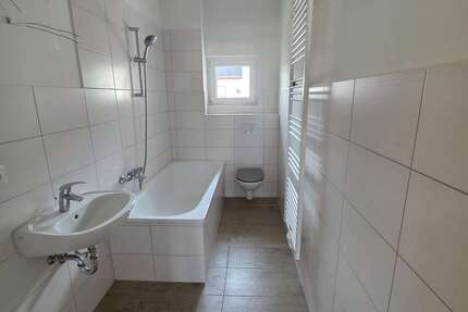 Wohnung Bitterfeld Bitterfeld - 3 Zimmer, 80 m&sup2;, 577&euro; | Angebot:27232456