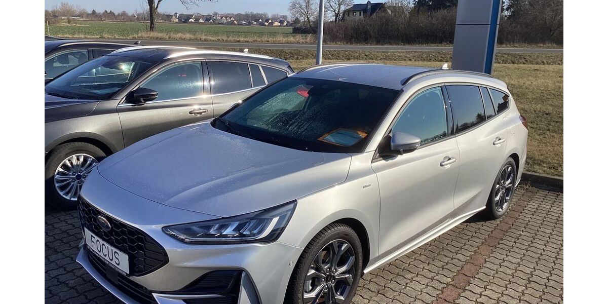 Ford Focus 11.300 km 24.490 &euro; Delitzsch 04509