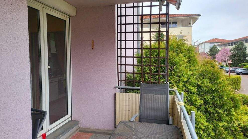4-Raum-Wohnungruhige SiedlungGarage in TiefgarageBalkonInvestment!